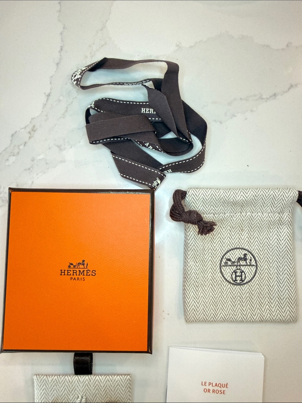 Hermes Mini Pop H Earrings, Marron Glacé and Yellow Gold - Picture 6 of 7